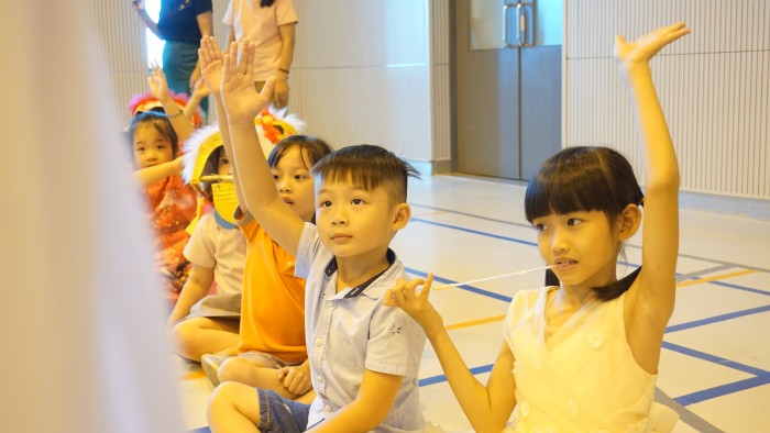 Kindergarten children for the Mid-Autumn Festival (5)