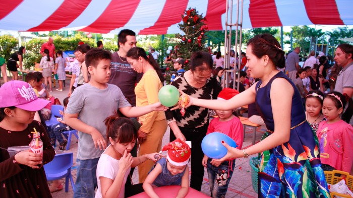 Various Games and Stalls attracted participants of all ages (20)